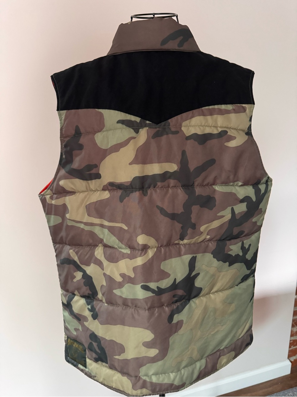 Birdwell Canyon Puffer Vest in Woodland Camo Size Large - Picture 5 of 8